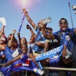 Cómo Está La Tabla Del Grupo C En El Mundial Actual aficionados-celebrando-partido-de-futbol-mundialista