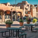 calles-de-santa-fe-capital-con-edificios-historicos