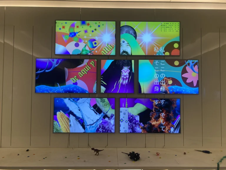 collage de arte mundial digitalizado en pantalla