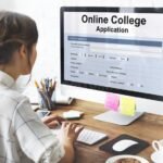 Cómo Hacer la Inscripción a Materias en SIU Guaraní Paso a Paso estudiante-usando-computadora-para-inscripcion-online