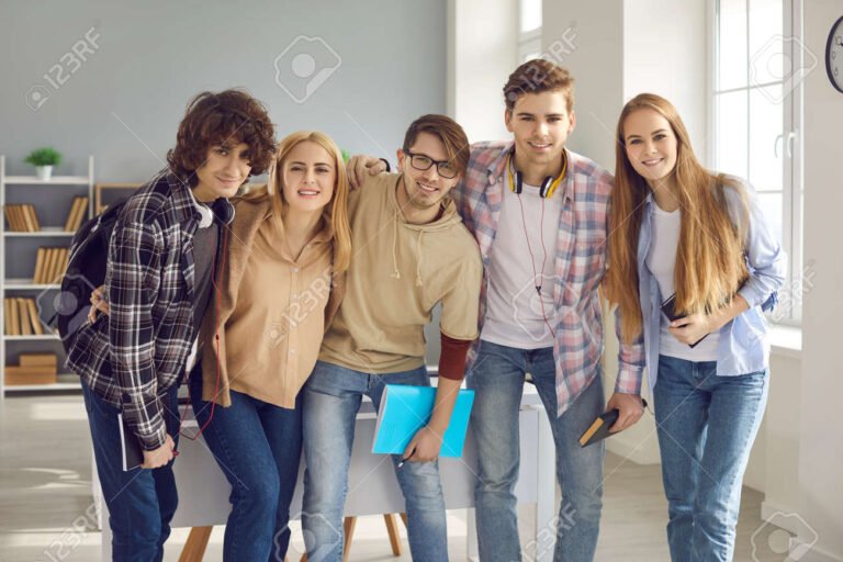 Qué servicios y carreras ofrece la Escuela Secundaria Juan Mantovani 3 Qué servicios y carreras ofrece la Escuela Secundaria Juan Mantovani