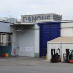 Por qué Danone se va de Argentina y qué impacto tiene fabrica-de-danone-cerrada-y-desierta