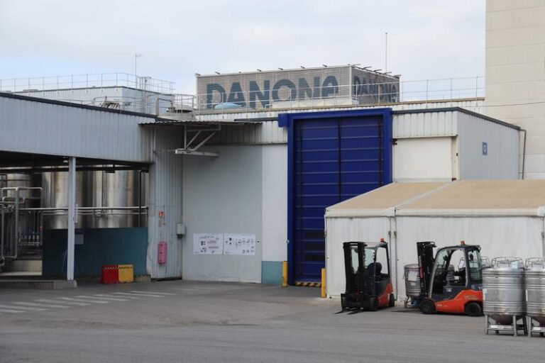 fabrica de danone cerrada y desierta