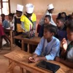 internado-escolar-rural-ninos-estudiando-juntos