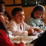 A Qué Edad Se Puede Hacer Un Intercambio Estudiantil En Argentina jovenes-estudiantes-en-aula-escolar-argentina