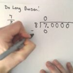 Cómo Convertir Una Fracción A Número Decimal Fácilmente manos-escribiendo-fraccion-y-numero-decimal