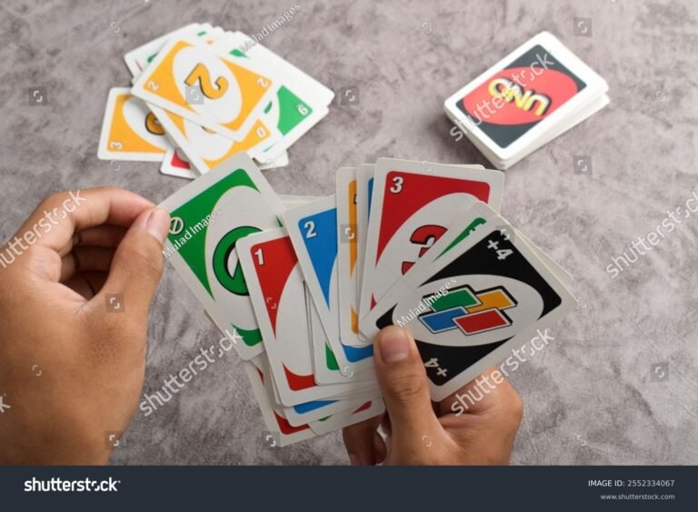 Cuáles Son Las Reglas Básicas Para Jugar Al Uno 27 manos jugando cartas del juego uno