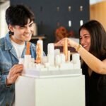 Cómo saber qué estudiar según tus intereses y habilidades persona-explorando-opciones-de-estudio-creativas