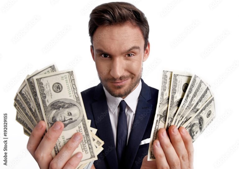 Cuándo es la fecha de cobro del Plan Acompañar en septiembre 29 persona recibiendo dinero en mano alegremente