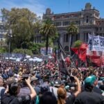 protesta-laboral-en-argentina-con-trabajadores