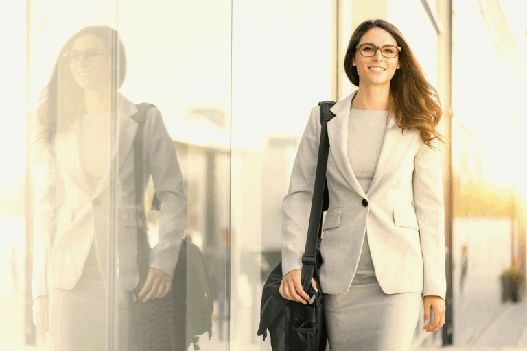 psicologo social con bata y matricula profesional